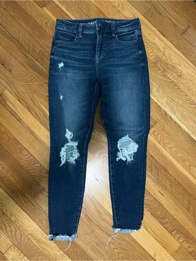 American Eagle Dark Wash Distressed High-Rise Skinny Jegging